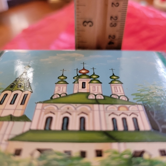 Russian Lacquered Trinket Box ~ Handpainted (?) ~ Pretty! - Picture 5 of 15